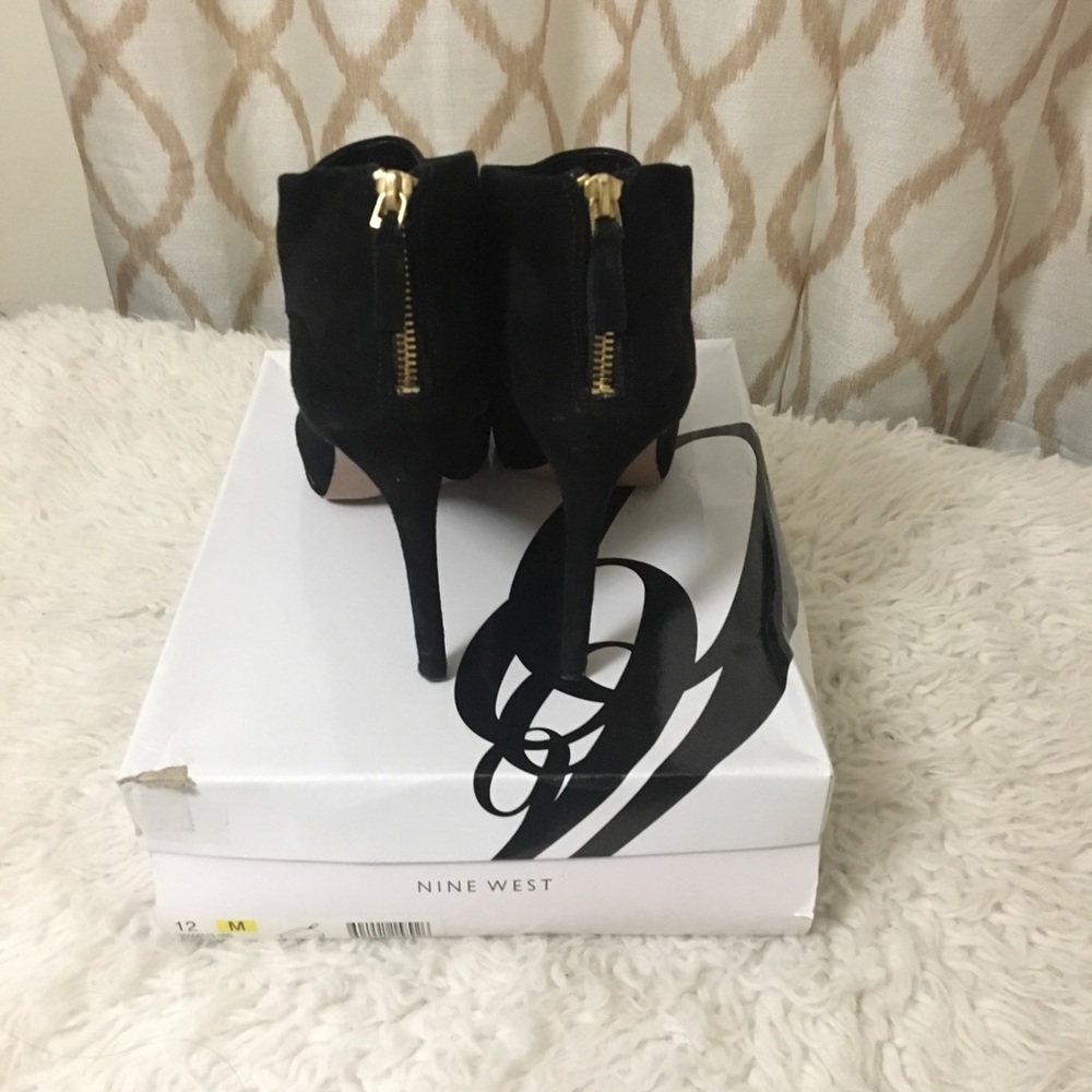 Black Booties NW.